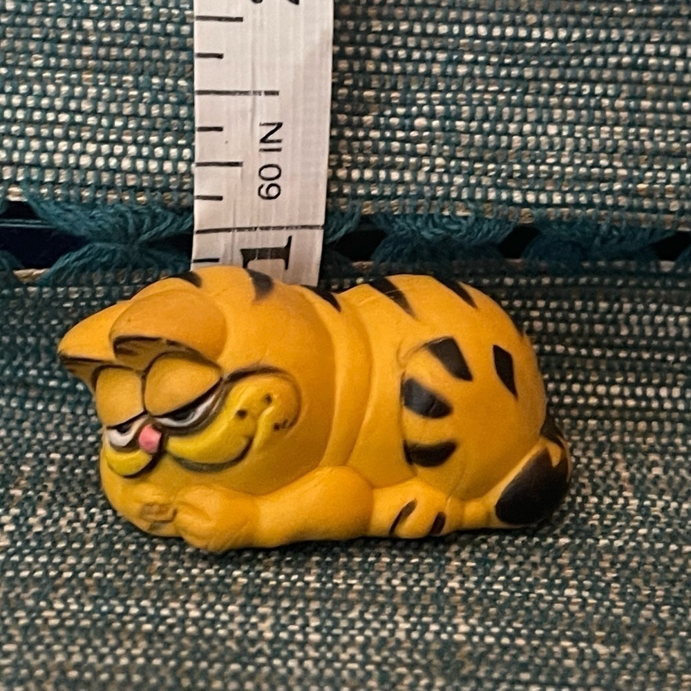 Vintage 1981 Garfield Rubber Eraser/Toy! - Picture 5 of 8